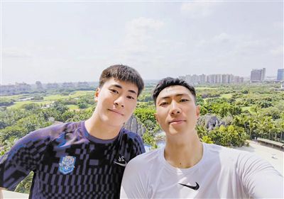 男人和女人真曰皮视频